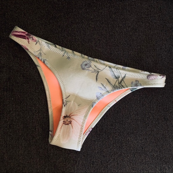 Triangl Coco Floral Affair bikini bottom - Picture 6 of 8